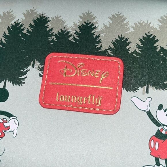 NWT Loungefly Mickey Minnie Cosmetic Bag Winter Holiday Christmas Tree Pickup Tr - Picture 14 of 14